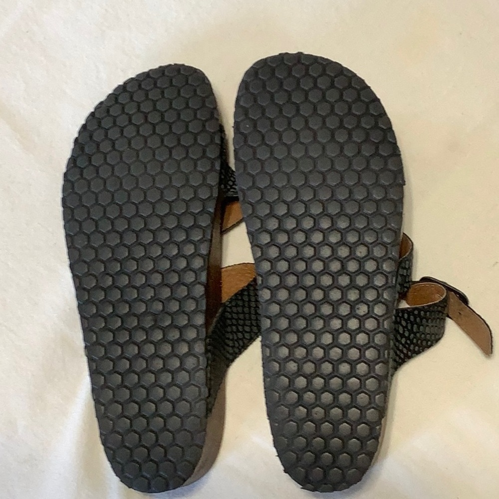 Spring Step Black Textured Sandals - Picture 3 of 7